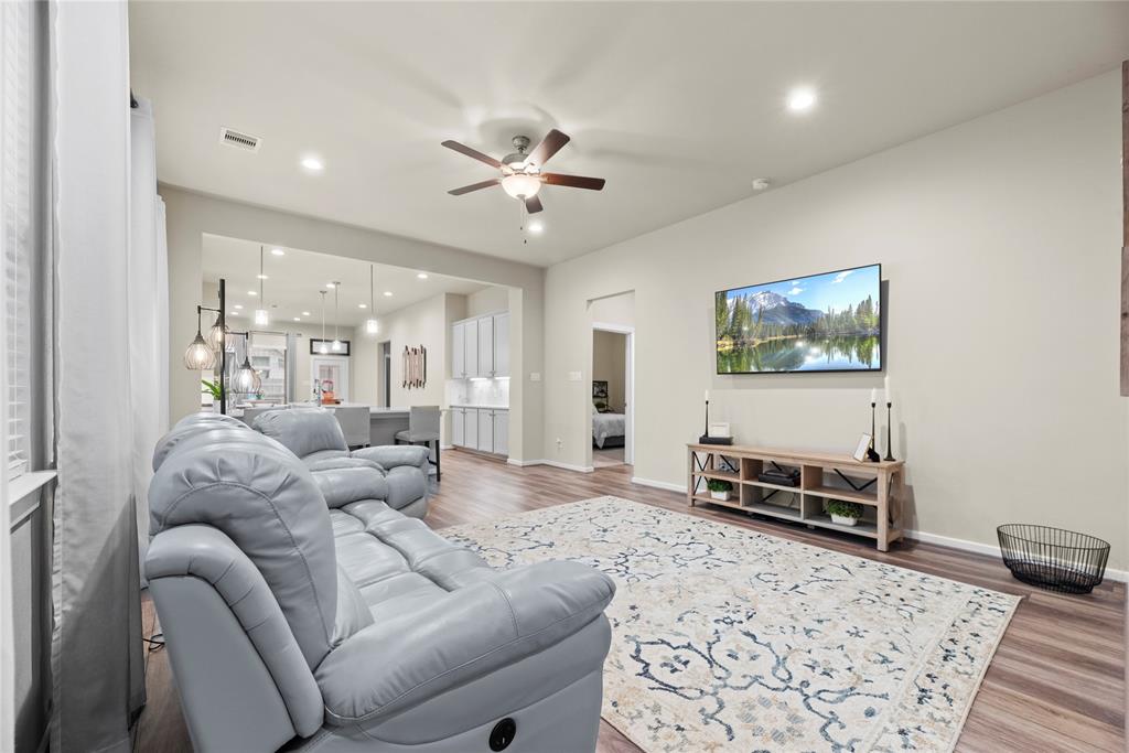 7015 Winterberry Glen Lane, Katy, Texas image 4