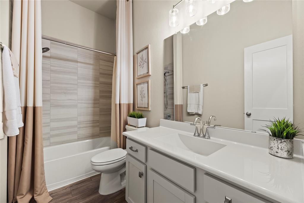 7015 Winterberry Glen Lane, Katy, Texas image 14