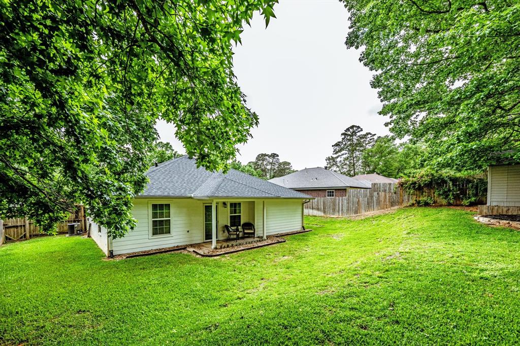 325 Green Leaf Street, Huntsville, Texas image 18
