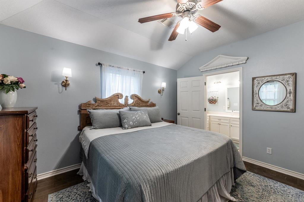 325 Green Leaf Street, Huntsville, Texas image 10
