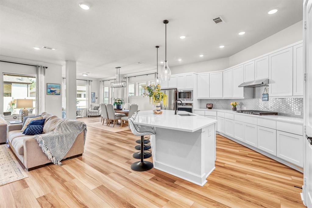 960 Terlingua Creek Drive, Conroe, Texas image 3