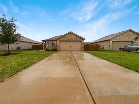 Single Family Residence in Katy TX 408 Elaine Valley Drive.jpg