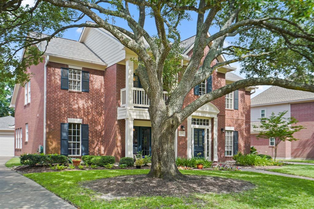 3303 Quiet Lake Drive, Katy, Texas image 2