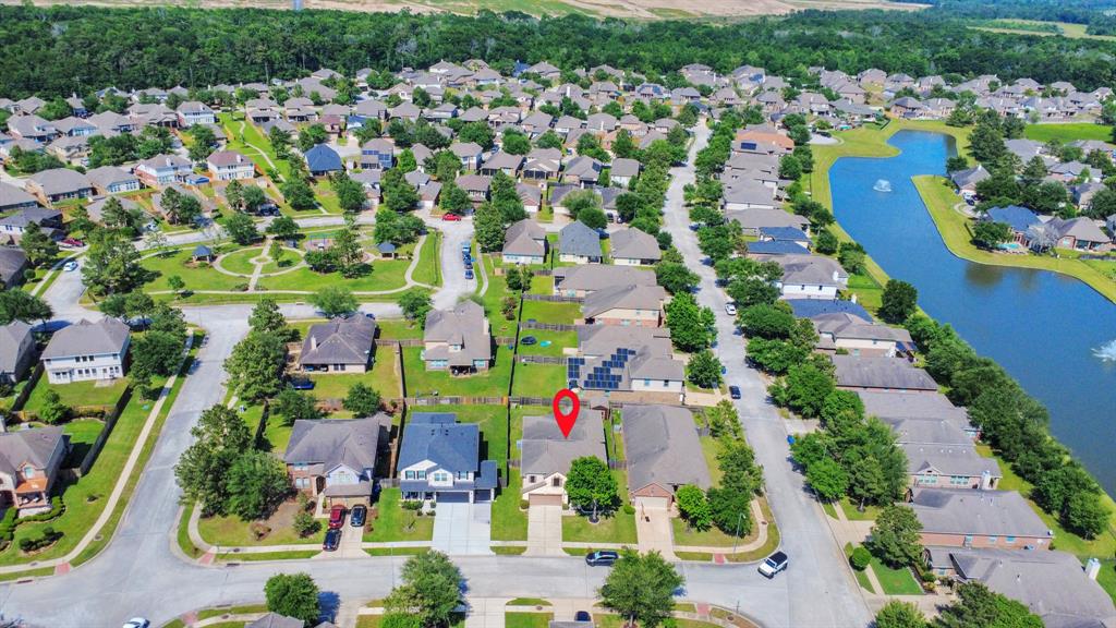 9811 Layton Ridge Drive, Humble, Texas image 37