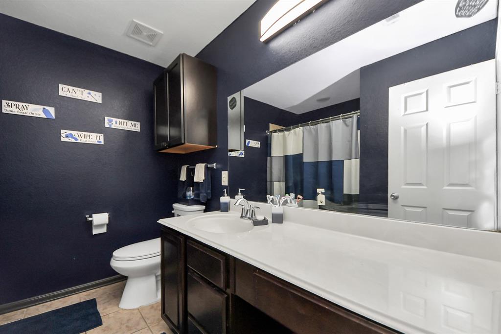 9811 Layton Ridge Drive, Humble, Texas image 28