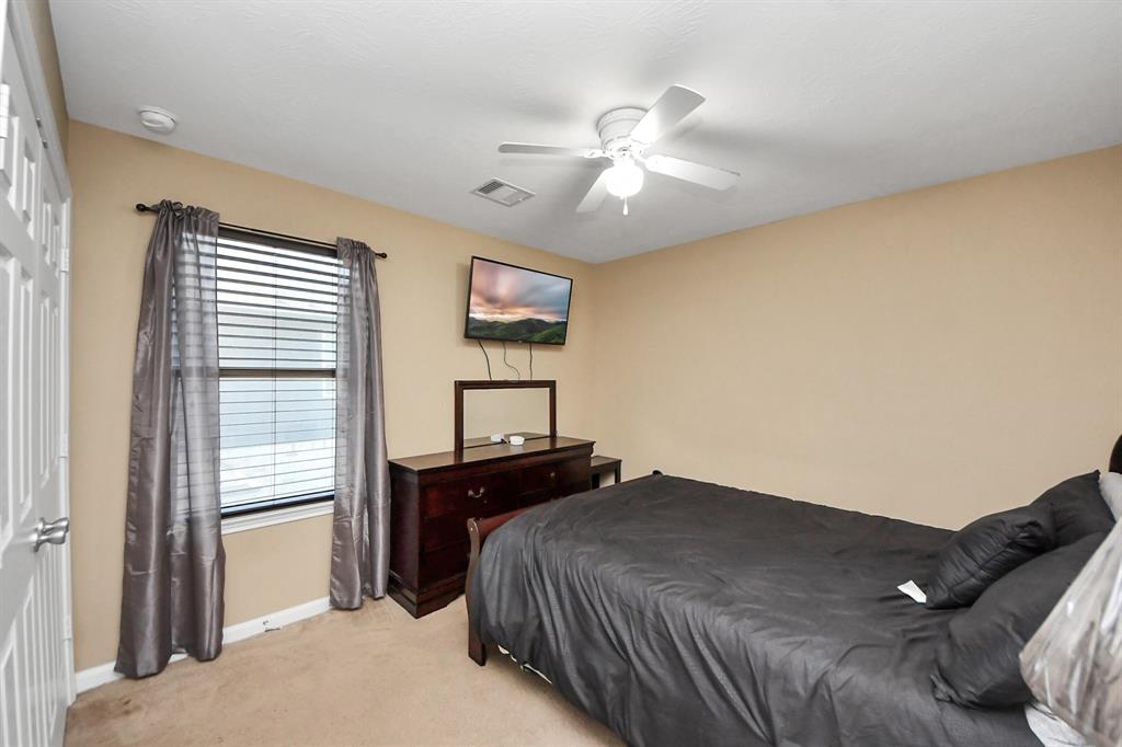 9811 Layton Ridge Drive, Humble, Texas image 27