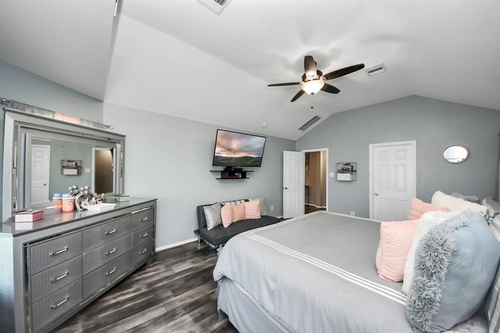 9811 Layton Ridge Drive, Humble, Texas image 16