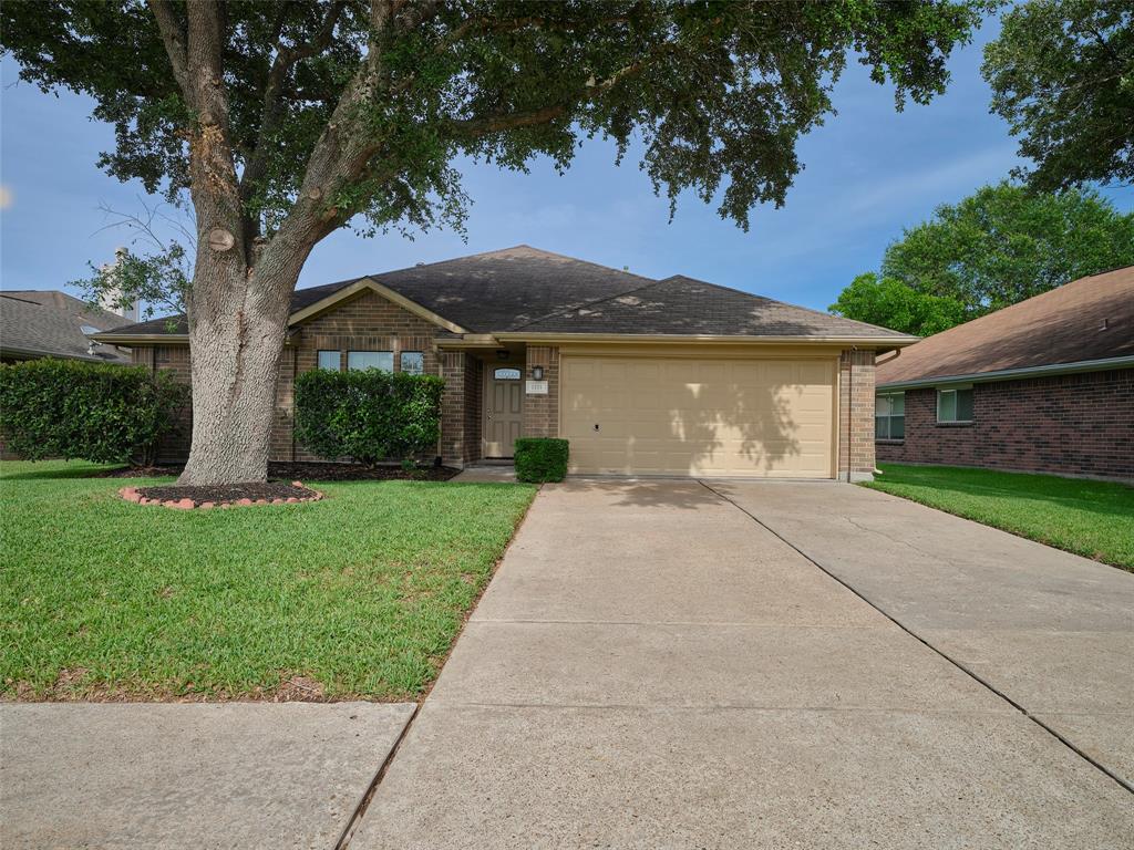 1401 Village Court Drive, Rosenberg, Texas image 1