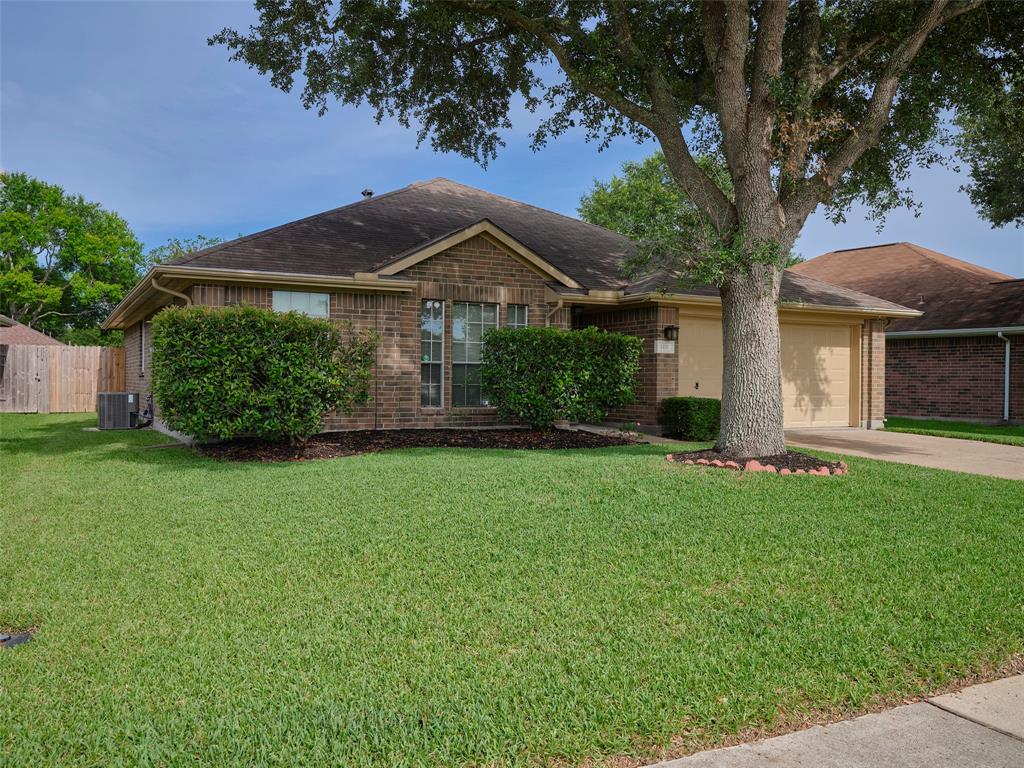 1401 Village Court Drive, Rosenberg, Texas image 3