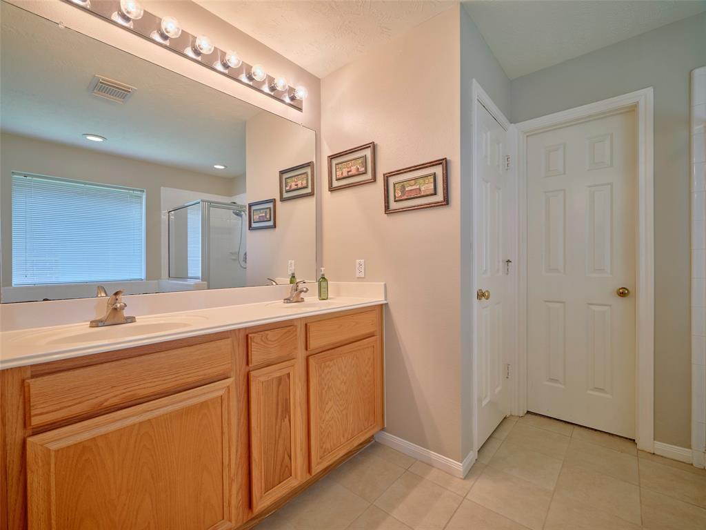 1401 Village Court Drive, Rosenberg, Texas image 27