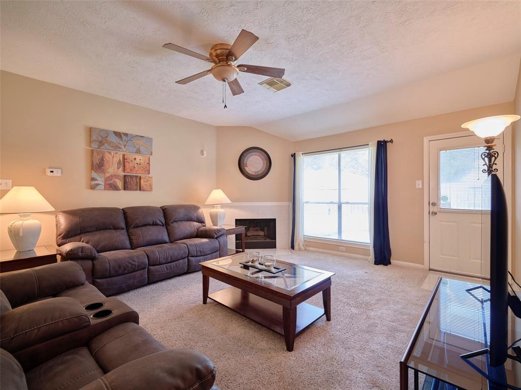 1401 Village Court Drive, Rosenberg, Texas image 14