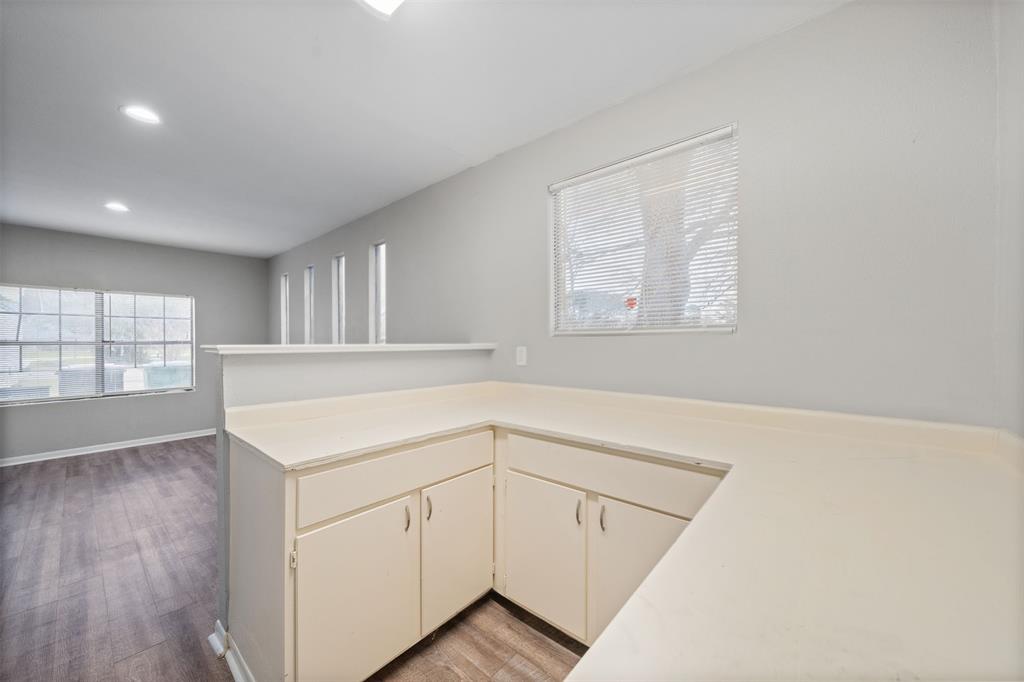 208 Timber Lane, Baytown, Texas image 31