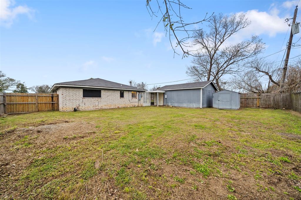 208 Timber Lane, Baytown, Texas image 35