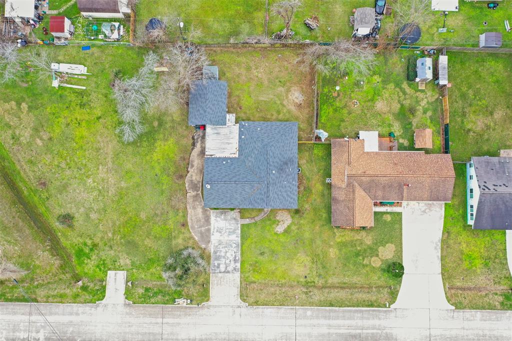 208 Timber Lane, Baytown, Texas image 40