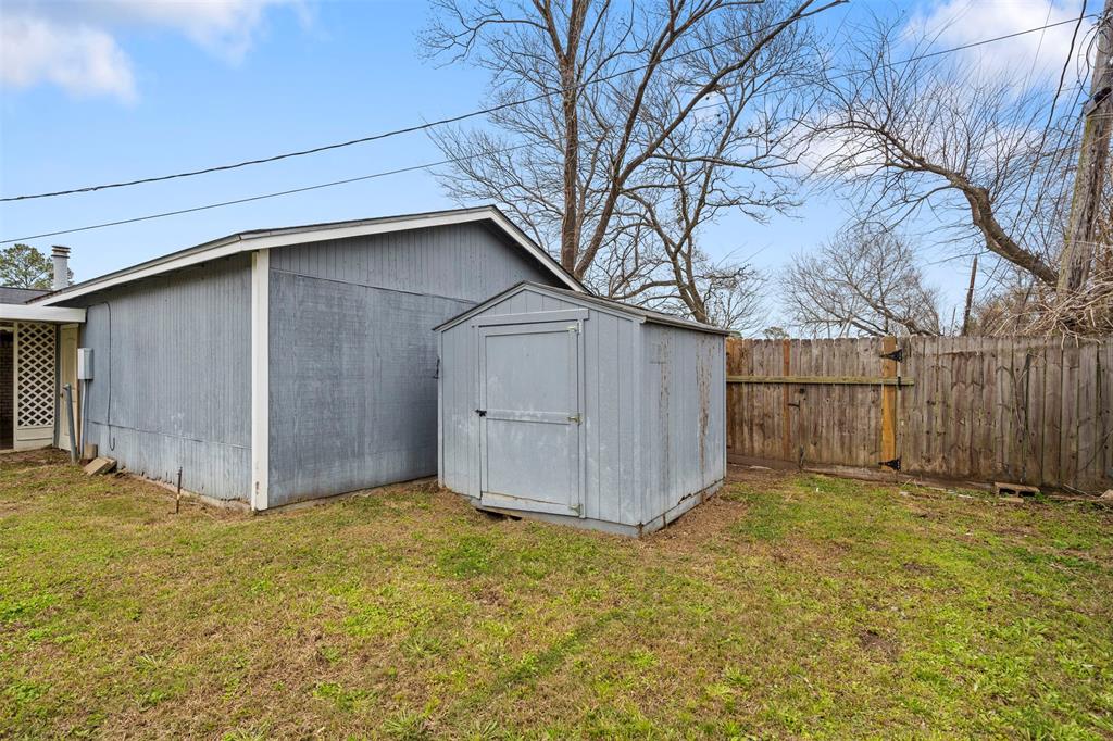 208 Timber Lane, Baytown, Texas image 36