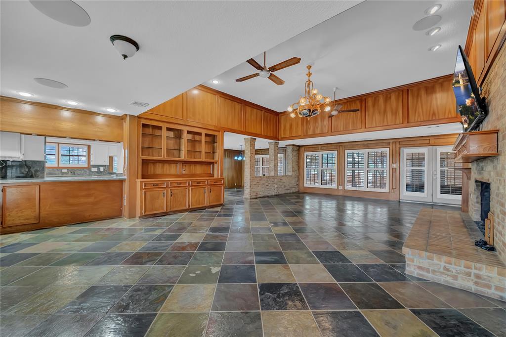8827 Cross Country Drive