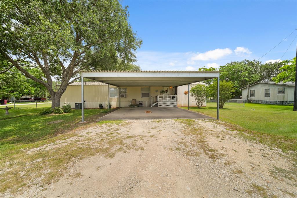 19 Avenue K, Markham, Texas image 5