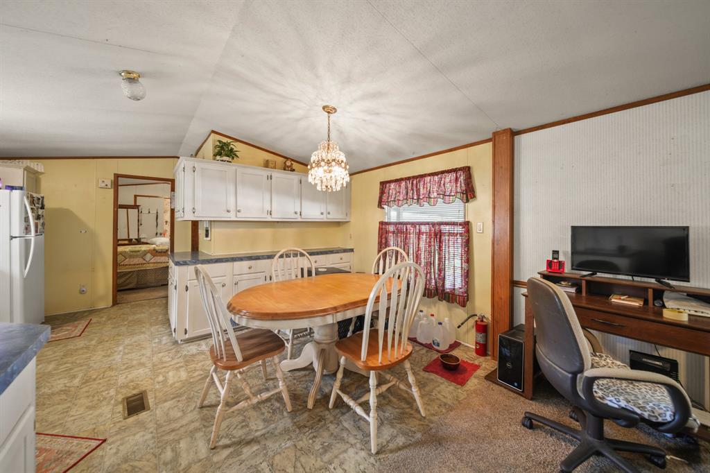 19 Avenue K, Markham, Texas image 15