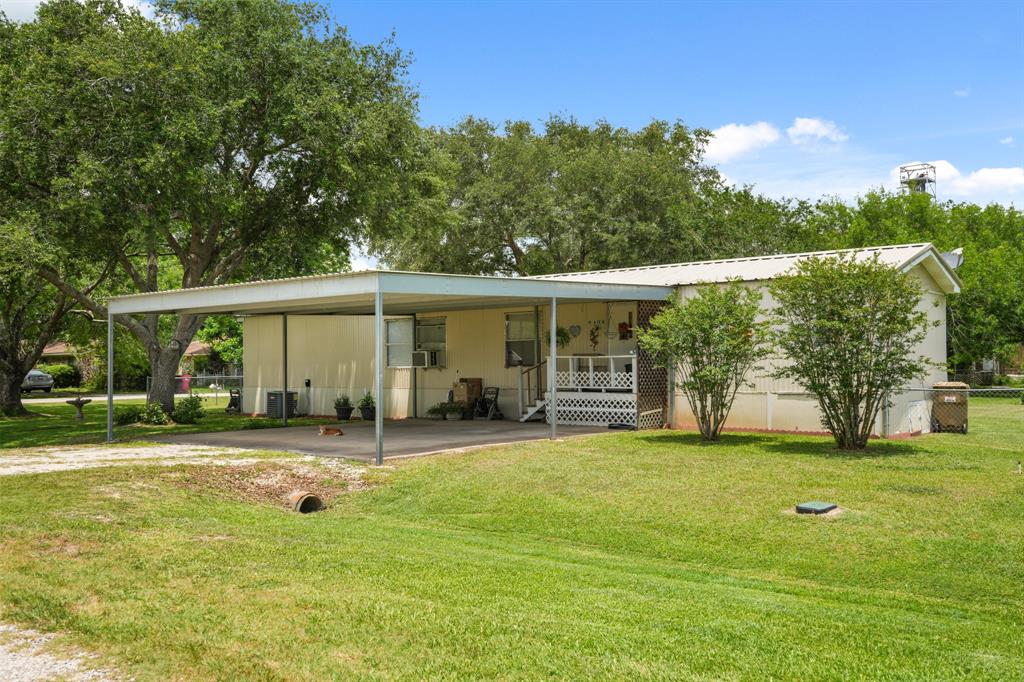 19 Avenue K, Markham, Texas image 2