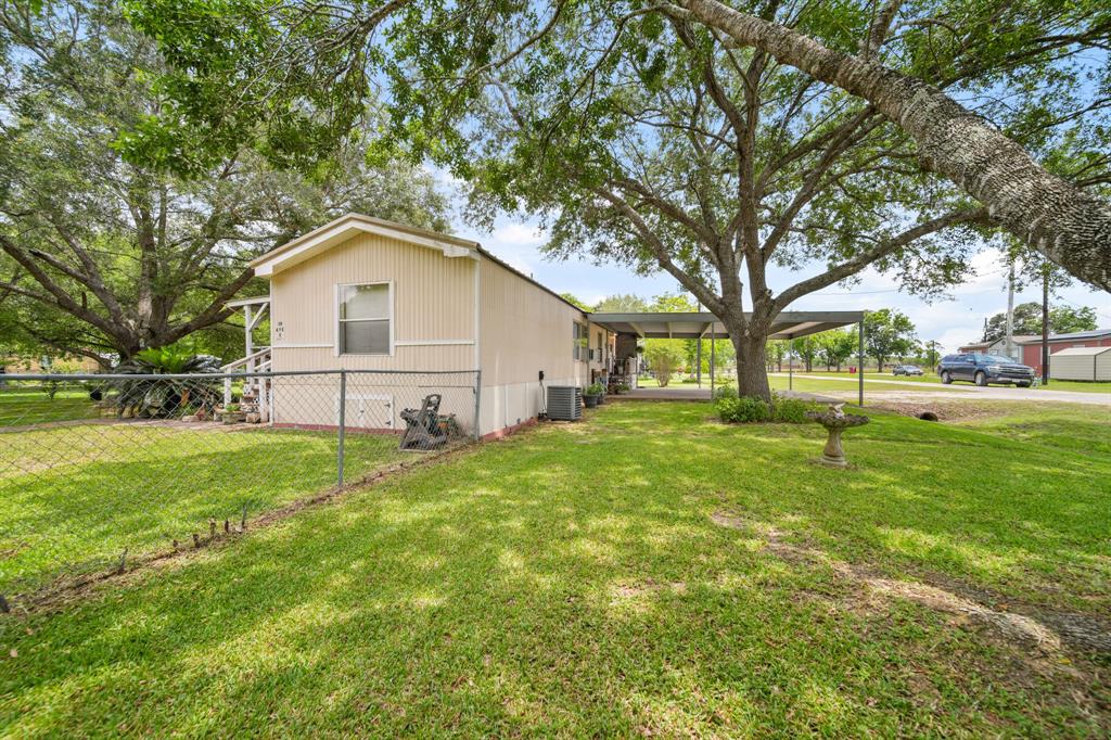 19 Avenue K, Markham, Texas image 4