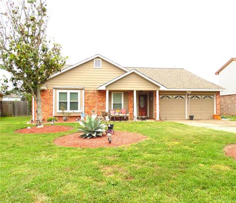Single Family Residence in Missouri City TX 622 Beechbend Drive.jpg