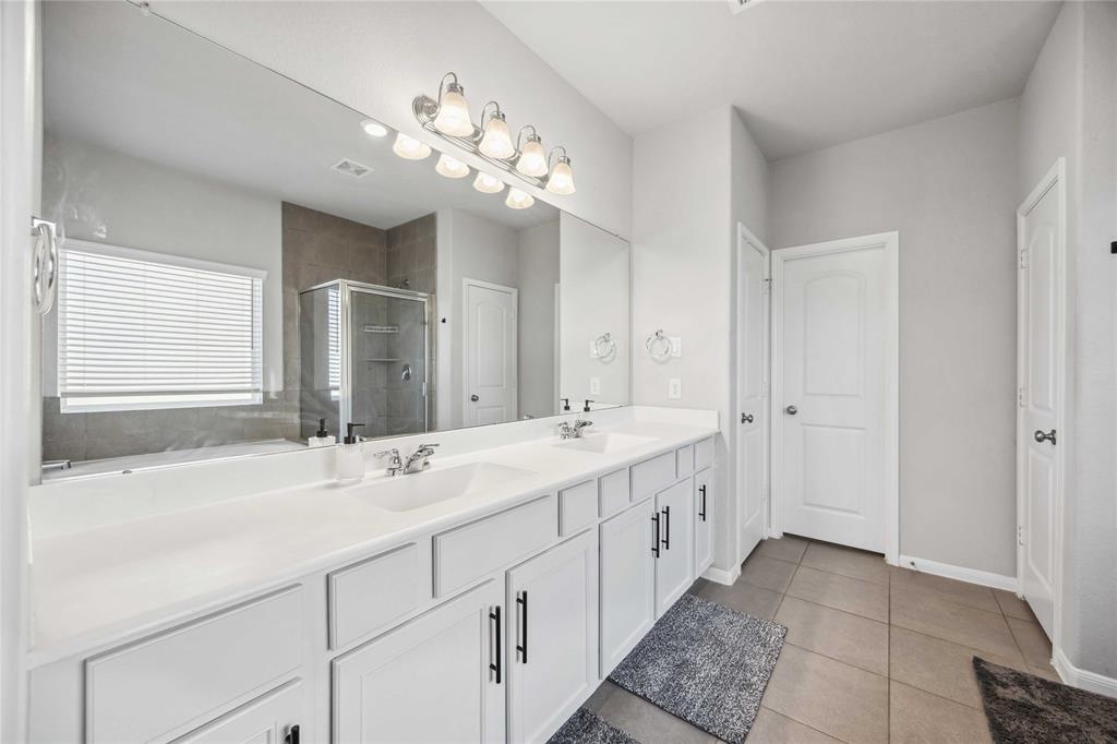 5914 Prince Place Drive, Rosenberg, Texas image 21