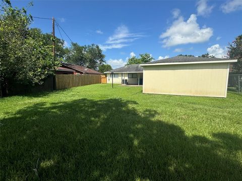 A home in Angleton