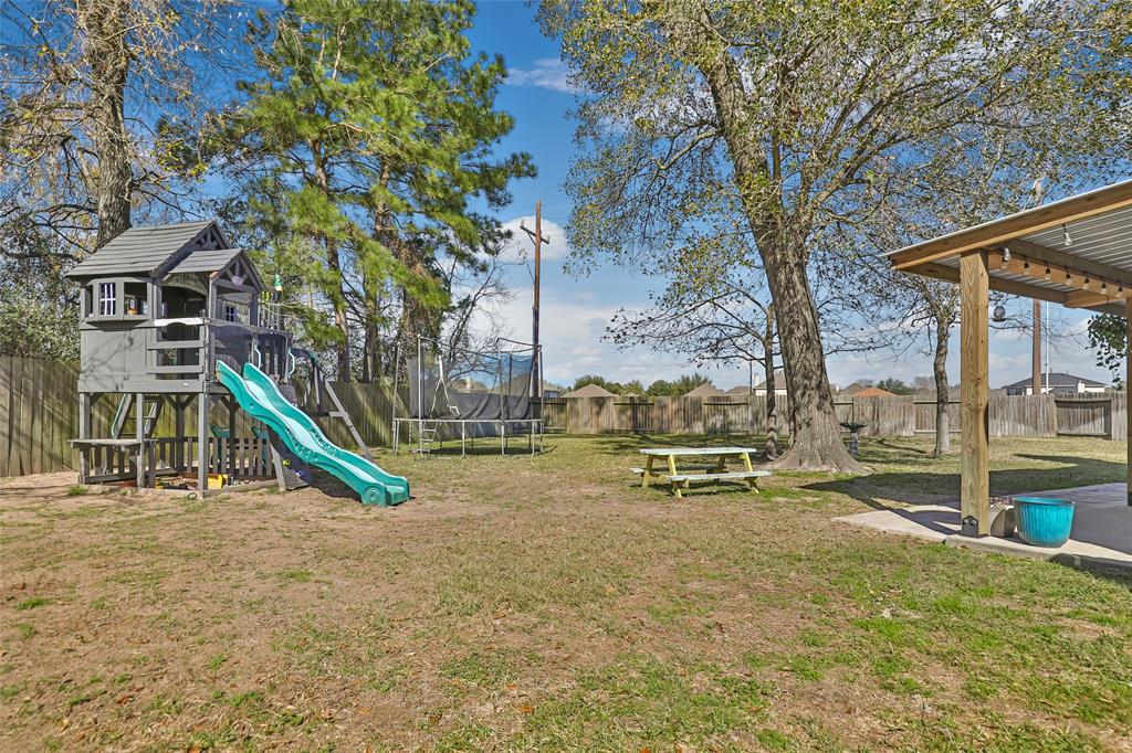 22000 Knights Cove Drive, Kingwood, Texas image 30