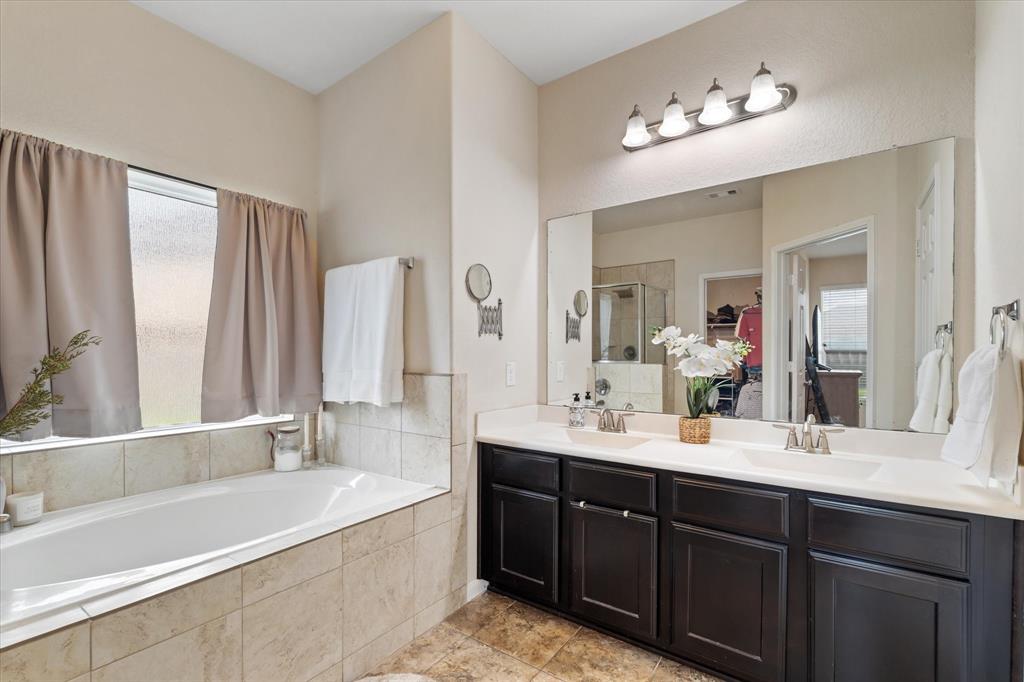 8338 Egret Bay Circle, Baytown, Texas image 15