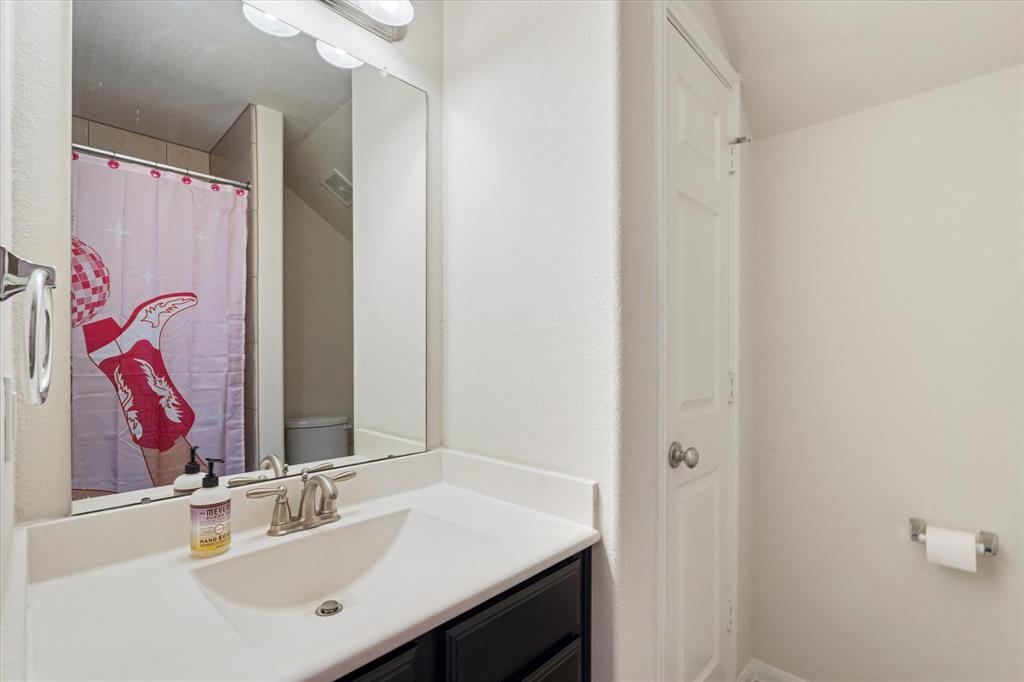 8338 Egret Bay Circle, Baytown, Texas image 25