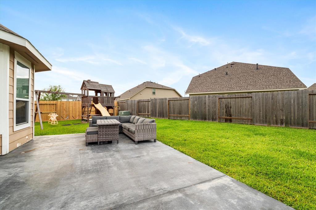 8338 Egret Bay Circle, Baytown, Texas image 29