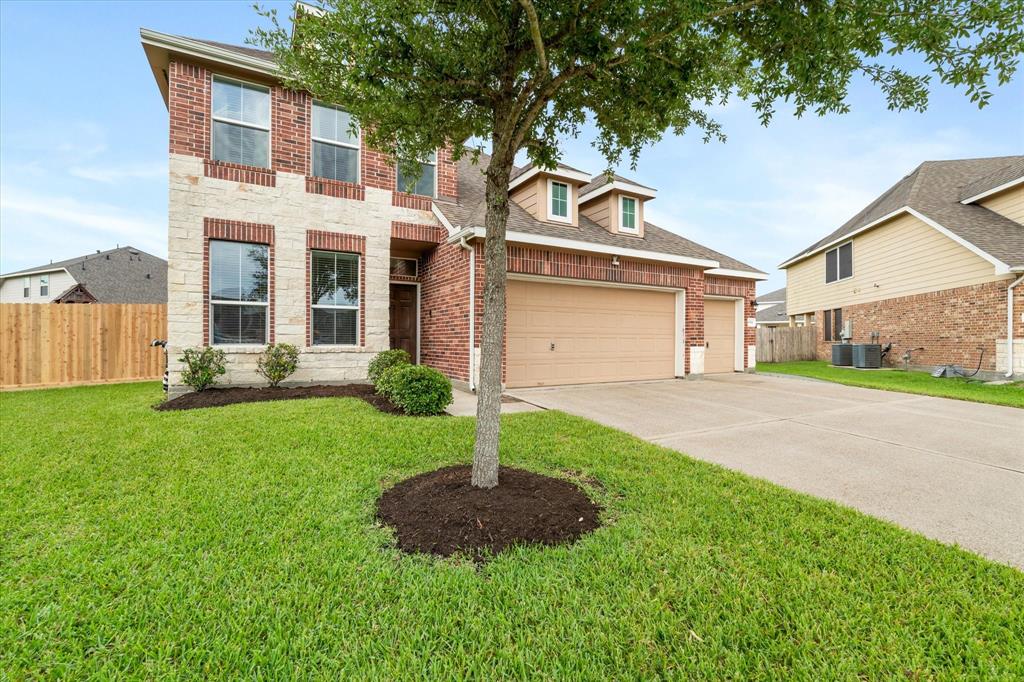 8338 Egret Bay Circle, Baytown, Texas image 2