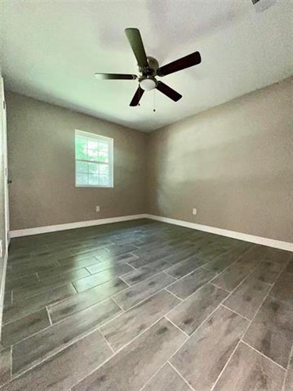 1040 Pine Cove Street, Vidor, Texas image 12