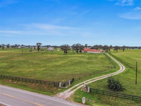 26411 Laneview Road Hempstead TX 77445