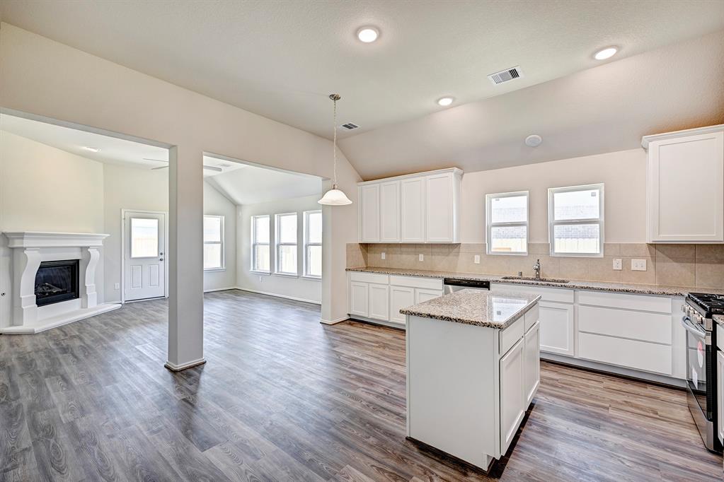 669 Woodhaven Lakes Drive