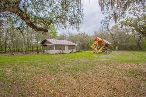 A home in Angleton