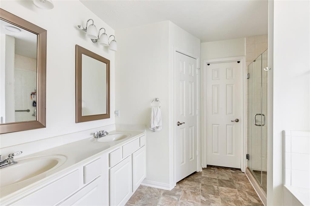 18050 Landing Brook Drive, Humble, Texas image 15