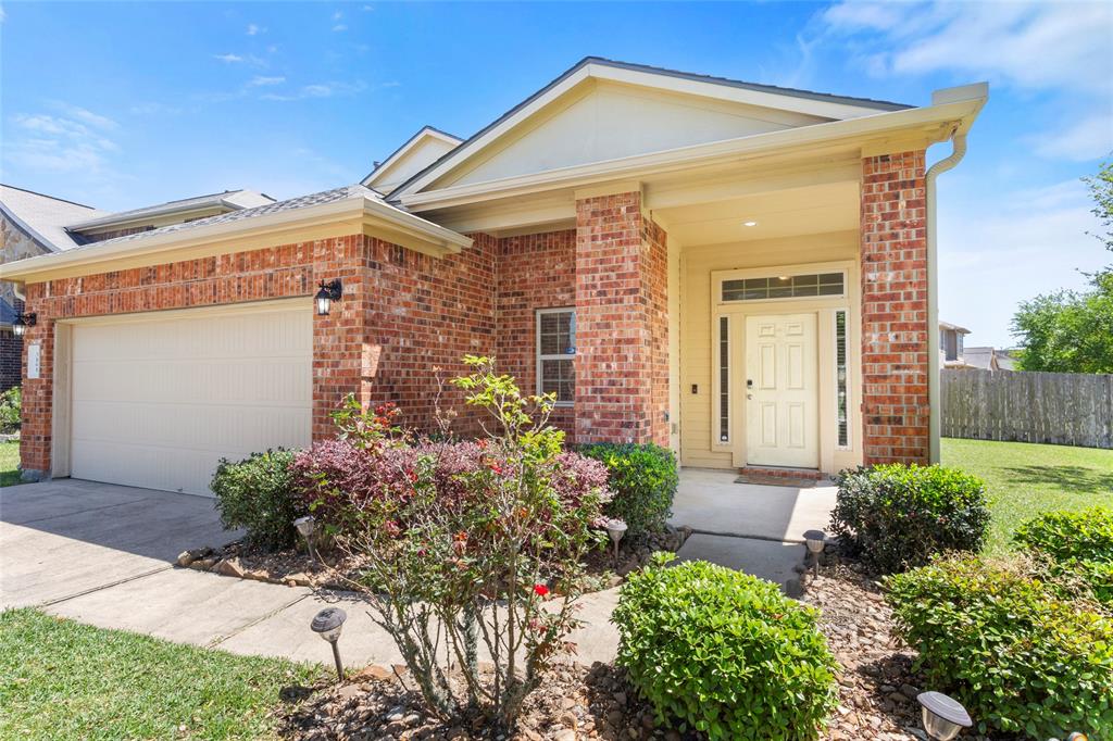 3101 Braepark Court, Dickinson, Texas image 3