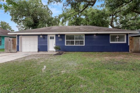 A home in Lake Jackson