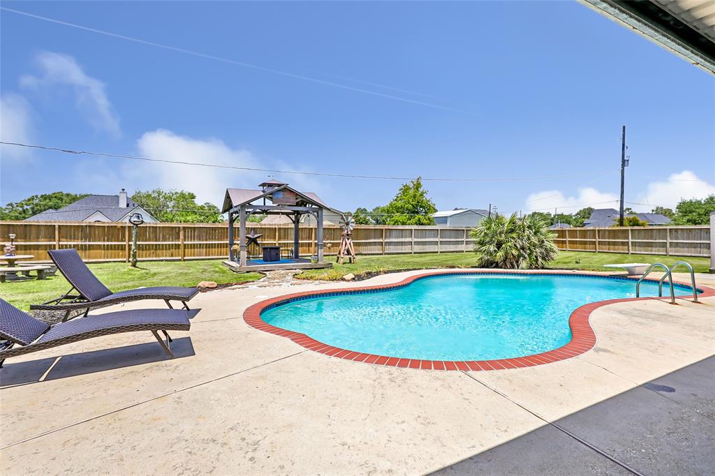 5810 Dixie Lane