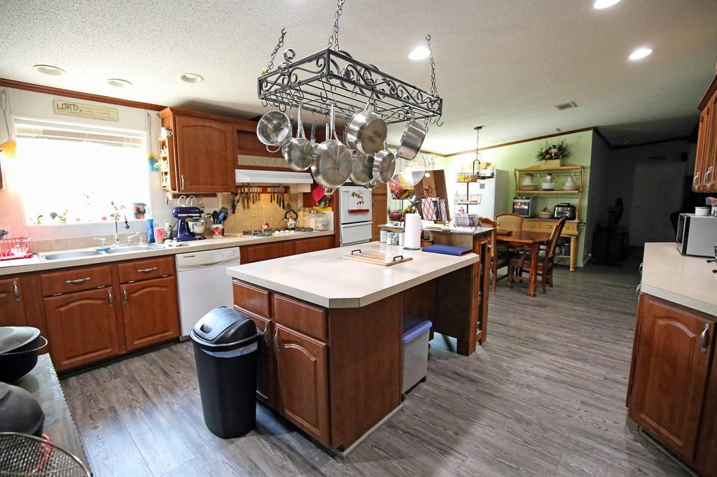 15402 Maple Street, Santa Fe, Texas image 3