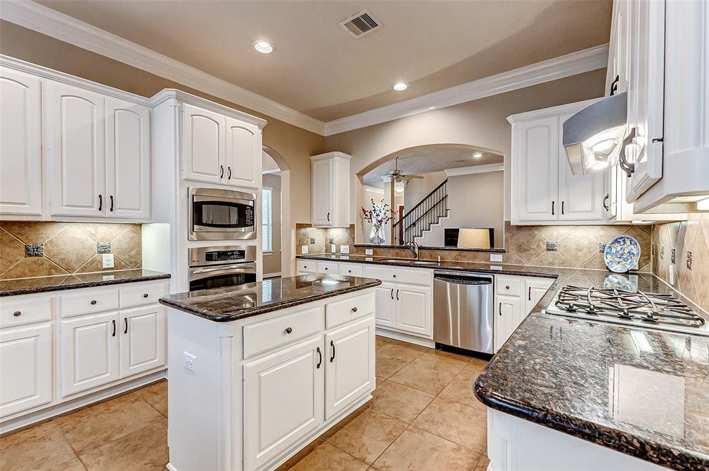 2902 Royal Oaks Grove, Houston, Texas image 13