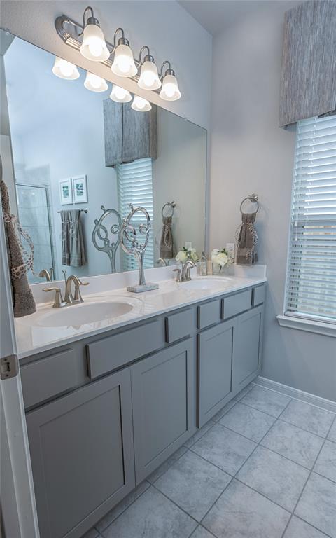 214 Emerald Thicket Lane, Humble, Texas image 29