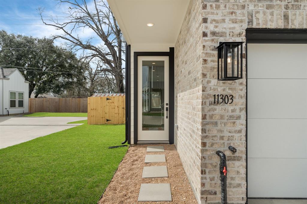 11303 Stonework Grove Lane, Houston, Texas image 5