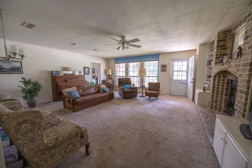4988 Paso Fino Lane, Madisonville, Texas image 8