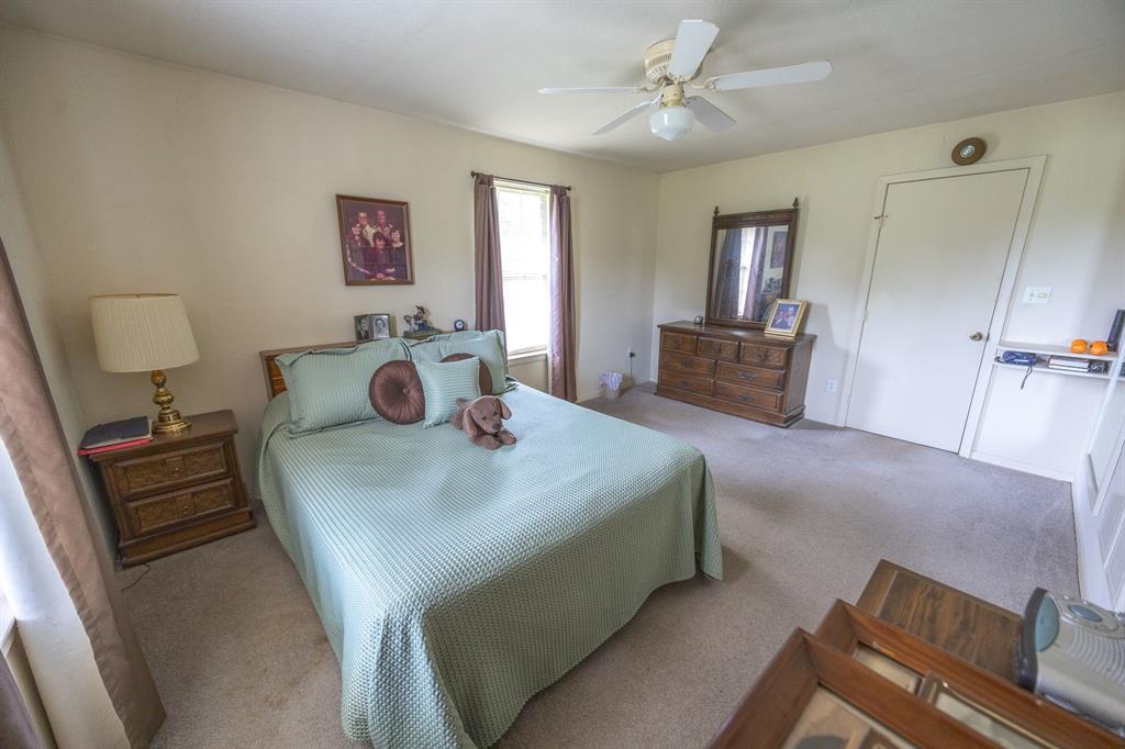 4988 Paso Fino Lane, Madisonville, Texas image 18