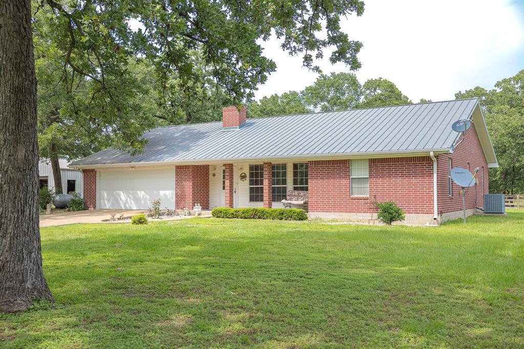 4988 Paso Fino Lane, Madisonville, Texas image 1