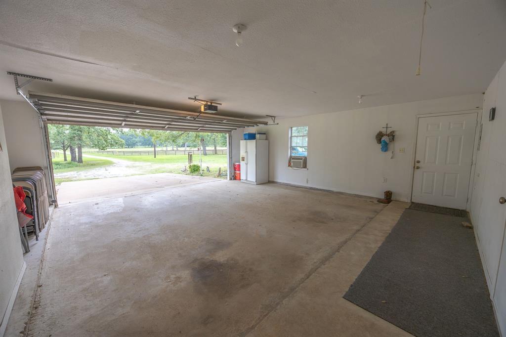 4988 Paso Fino Lane, Madisonville, Texas image 7