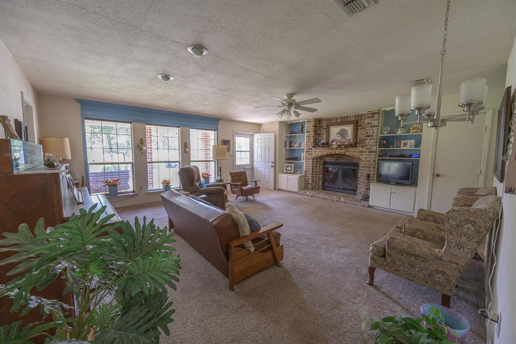 4988 Paso Fino Lane, Madisonville, Texas image 9