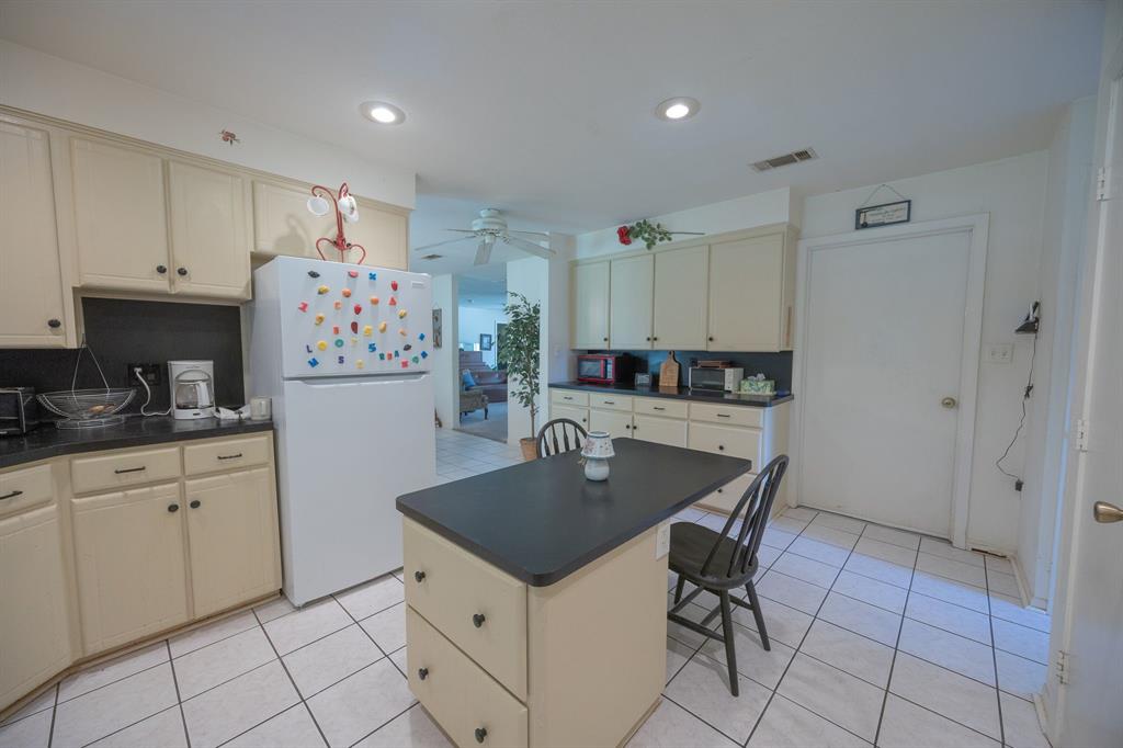 4988 Paso Fino Lane, Madisonville, Texas image 14